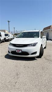 2019 Chrysler Pacifica Hybrid Touring Plus 1-Owner - Photo 1 - South El Monte, CA 91733