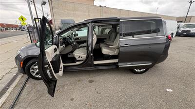 2017 Chrysler Pacifica Touring-L Loaded   - Photo 22 - South El Monte, CA 91733