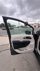 2017 Chrysler Pacifica Touring-L Loaded   - Photo 25 - South El Monte, CA 91733