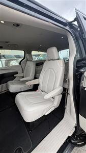 2017 Chrysler Pacifica Touring-L Loaded   - Photo 24 - South El Monte, CA 91733