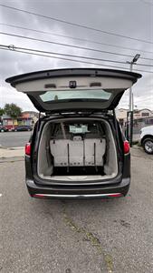 2017 Chrysler Pacifica Touring-L Loaded   - Photo 12 - South El Monte, CA 91733