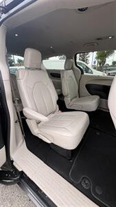 2017 Chrysler Pacifica Touring-L Loaded   - Photo 19 - South El Monte, CA 91733