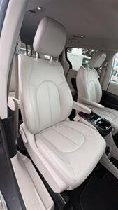 2017 Chrysler Pacifica Touring-L Loaded   - Photo 21 - South El Monte, CA 91733
