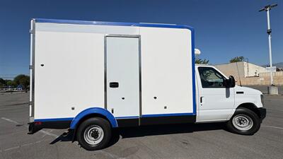 2023 Ford E-350 SD Reefer Box Van Low Miles - Photo 7 - South El Monte, CA 91733