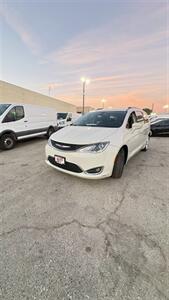 2017 Chrysler Pacifica Touring Plus Loaded   - Photo 2 - South El Monte, CA 91733