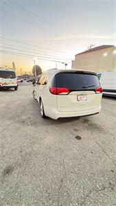 2017 Chrysler Pacifica Touring Plus Loaded   - Photo 14 - South El Monte, CA 91733