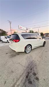2017 Chrysler Pacifica Touring Plus Loaded   - Photo 9 - South El Monte, CA 91733