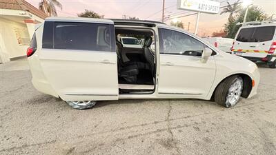 2017 Chrysler Pacifica Touring Plus Loaded   - Photo 19 - South El Monte, CA 91733