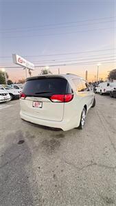 2017 Chrysler Pacifica Touring Plus Loaded   - Photo 12 - South El Monte, CA 91733