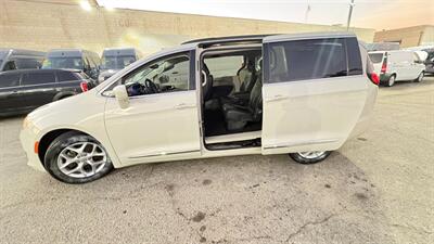 2017 Chrysler Pacifica Touring Plus Loaded   - Photo 23 - South El Monte, CA 91733