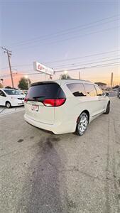 2017 Chrysler Pacifica Touring Plus Loaded   - Photo 13 - South El Monte, CA 91733