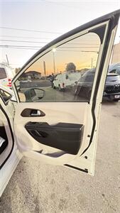 2017 Chrysler Pacifica Touring Plus Loaded   - Photo 27 - South El Monte, CA 91733