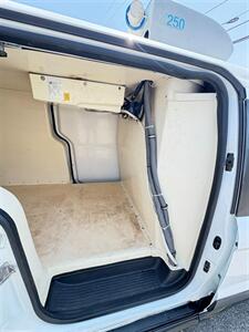 2015 Ford Transit Connect XLT Refrigerated  w/Electric Standby   - Photo 21 - South El Monte, CA 91733