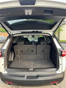 2021 Chevrolet Traverse LT Cloth   - Photo 8 - Cincinnati, OH 45231