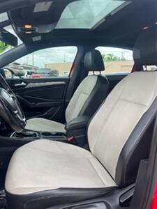 2019 Volkswagen Jetta R-Line   - Photo 10 - Cincinnati, OH 45231