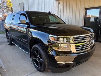 2017 Chevrolet Suburban Premier   - Photo 3 - Cincinnati, OH 45231