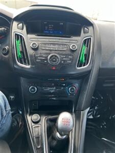 2017 Ford Focus ST   - Photo 18 - Cincinnati, OH 45231