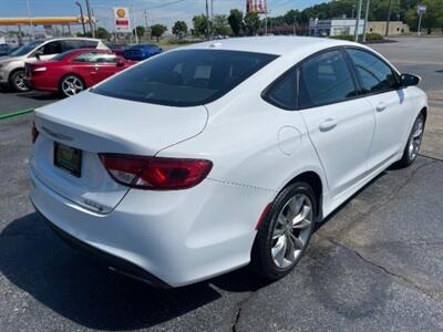 2015 Chrysler 200 S   - Photo 5 - Cincinnati, OH 45231