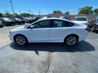 2015 Chrysler 200 S   - Photo 2 - Cincinnati, OH 45231