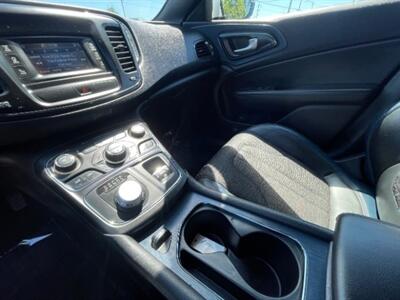 2015 Chrysler 200 S   - Photo 13 - Cincinnati, OH 45231