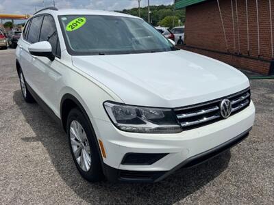 2019 Volkswagen Tiguan S   - Photo 2 - Cincinnati, OH 45231