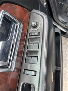 2015 Lincoln Navigator   - Photo 8 - Cincinnati, OH 45231
