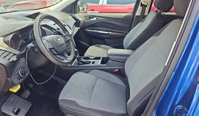 2017 Ford Escape SE   - Photo 9 - San Diego, CA 92154