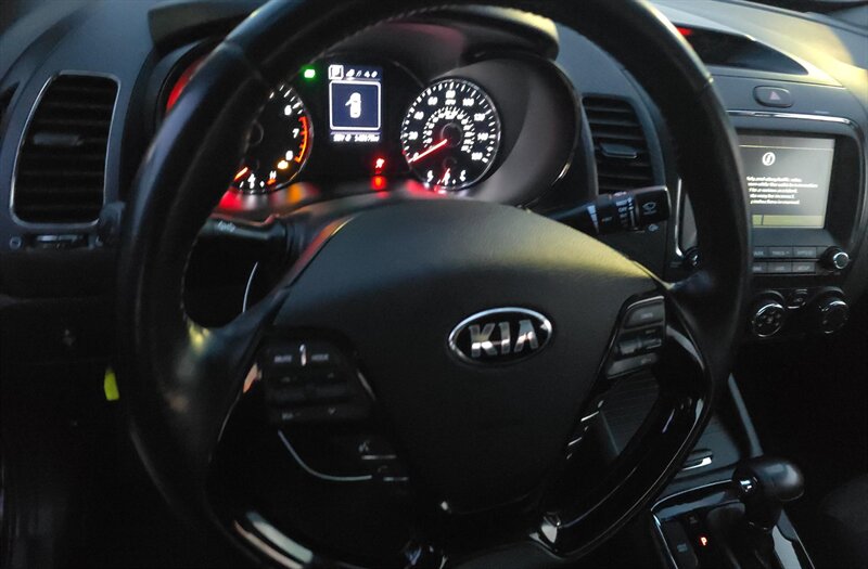 2018 Kia Forte S - Photo 5 - San Diego, CA 92154