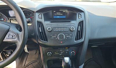 2015 Ford Focus SE   - Photo 14 - San Diego, CA 92154
