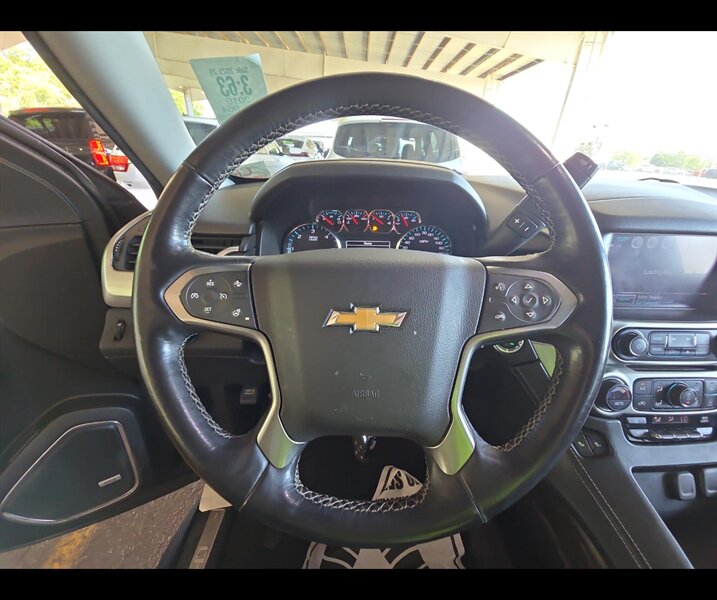 2019 Chevrolet Suburban LT   - Photo 10 - San Diego, CA 92154