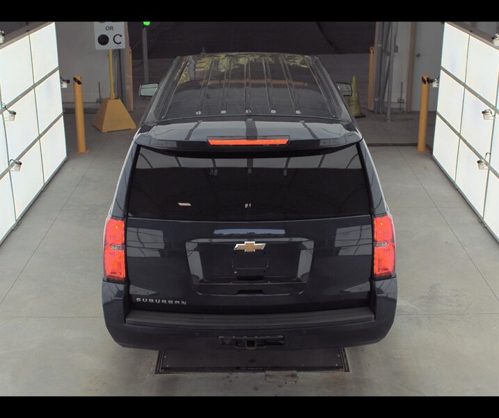 2019 Chevrolet Suburban LT   - Photo 5 - San Diego, CA 92154