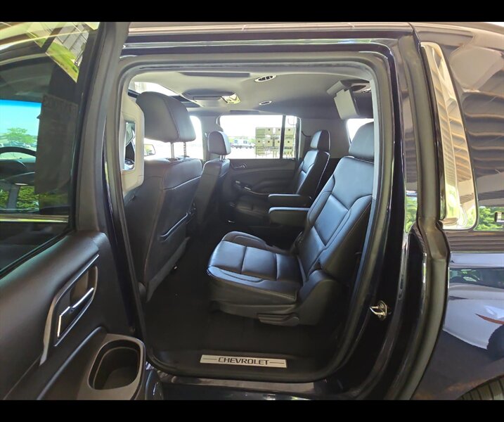 2019 Chevrolet Suburban LT   - Photo 12 - San Diego, CA 92154
