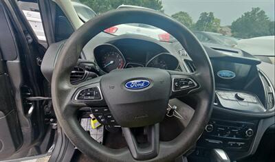 2017 Ford Escape SE   - Photo 16 - San Diego, CA 92154