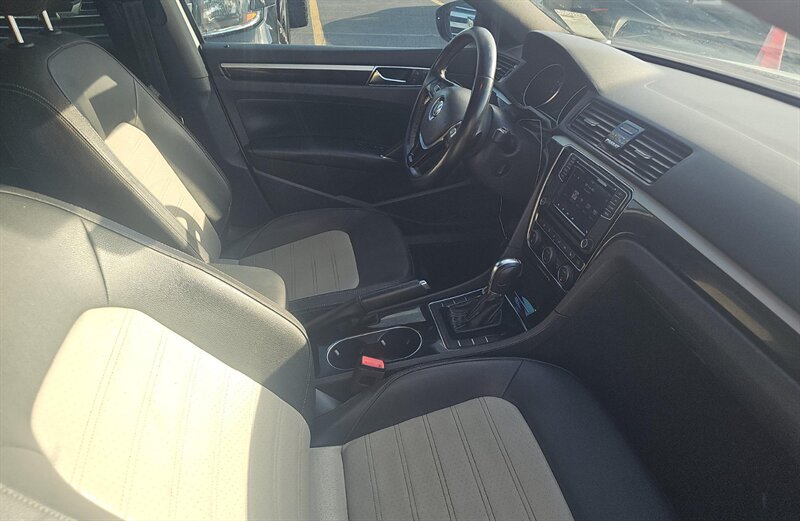 2018 Volkswagen Passat V6 GT - Photo 10 - San Diego, CA 92154