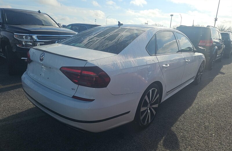 2018 Volkswagen Passat V6 GT - Photo 6 - San Diego, CA 92154