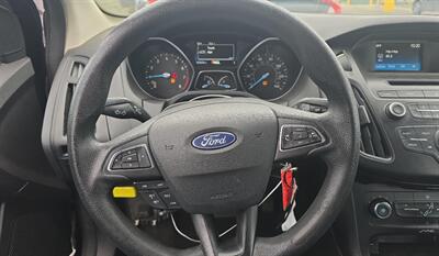 2017 Ford Focus SE   - Photo 15 - San Diego, CA 92154