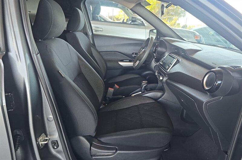 2020 Nissan Kicks SV   - Photo 8 - San Diego, CA 92154