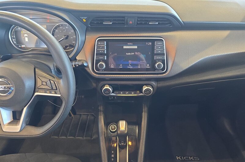 2020 Nissan Kicks SV   - Photo 9 - San Diego, CA 92154