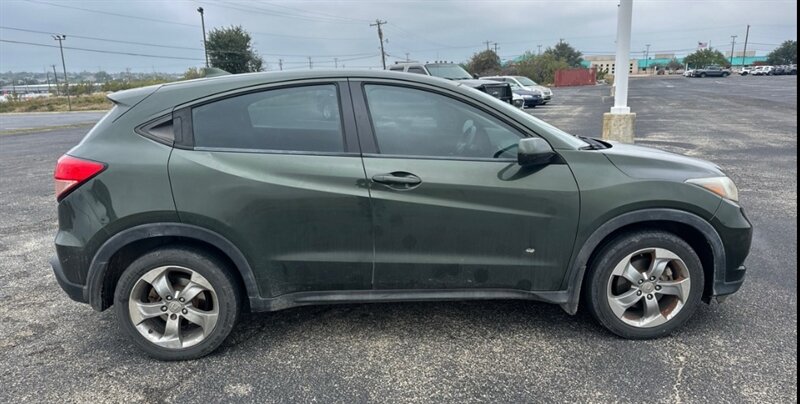 2017 Honda HR-V LX - Photo 5 - San Diego, CA 92154