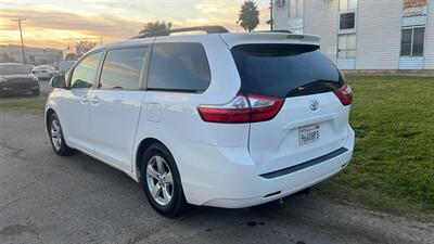 2017 Toyota Sienna LE 8-Passenger   - Photo 7 - San Diego, CA 92154