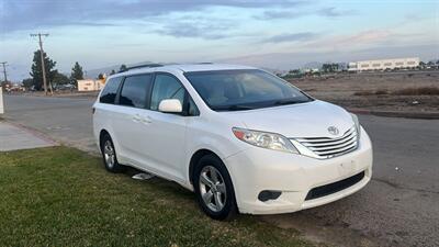 2017 Toyota Sienna LE 8-Passenger   - Photo 3 - San Diego, CA 92154