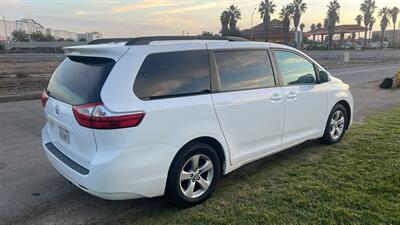 2017 Toyota Sienna LE 8-Passenger   - Photo 5 - San Diego, CA 92154