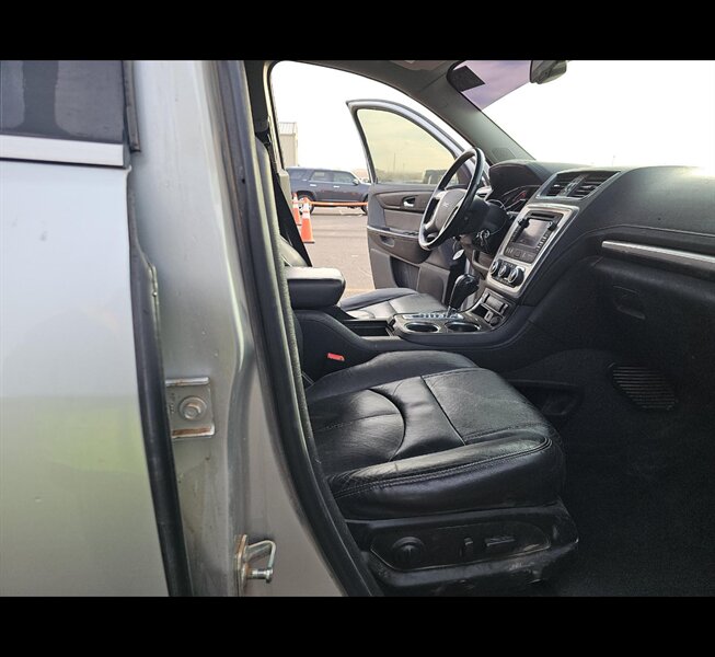 2017 GMC Acadia Limited - Photo 13 - San Diego, CA 92154