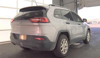 2016 Jeep Cherokee Sport   - Photo 8 - San Diego, CA 92154