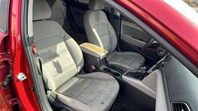 2018 Hyundai Elantra SEL   - Photo 14 - San Diego, CA 92154