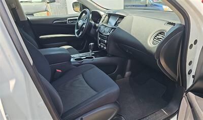 2017 Nissan Pathfinder SV   - Photo 12 - San Diego, CA 92154