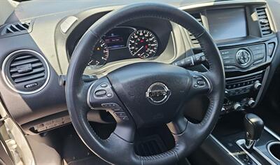 2017 Nissan Pathfinder SV   - Photo 13 - San Diego, CA 92154
