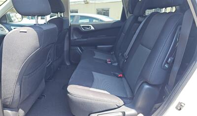 2017 Nissan Pathfinder SV   - Photo 16 - San Diego, CA 92154