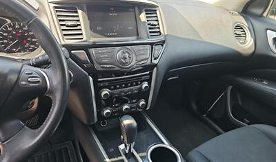 2017 Nissan Pathfinder SV   - Photo 14 - San Diego, CA 92154