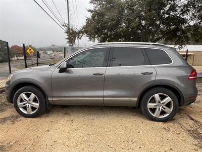 2013 Volkswagen Touareg VR6 Sport   - Photo 2 - Canyon Lake, TX 78133